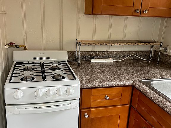 5th image of 343 El Carmelo Ave