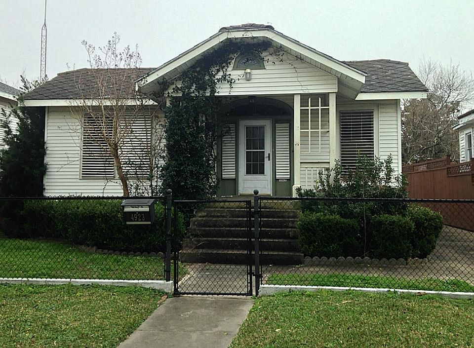 1st image of 4923 Avenue Q 1/2