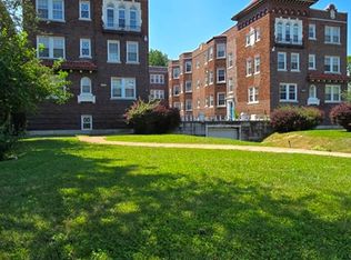 5832-5840 Cabanne Ave #5836-1W, Saint Louis, MO 63112