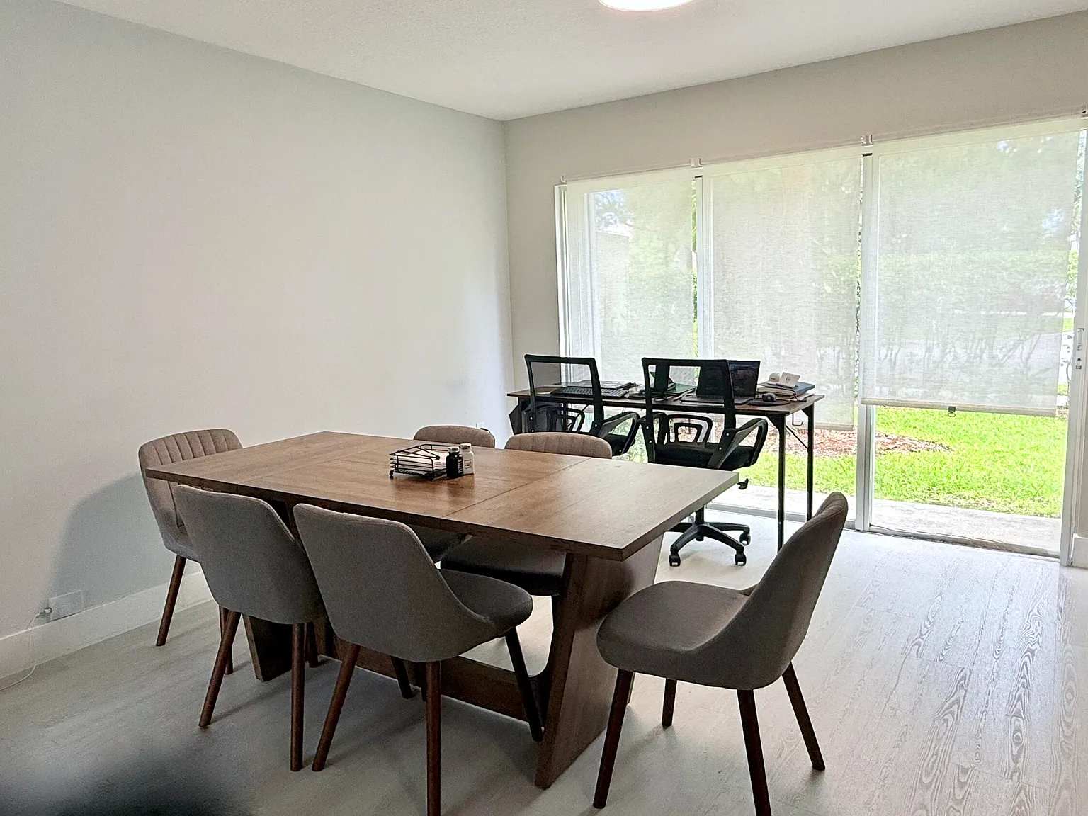 3 bed, 2.5 bath, 1263 sqft, $3,325 — Photo 4