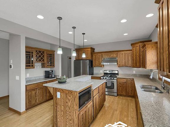 3rd image of 10585 McCool Ct
