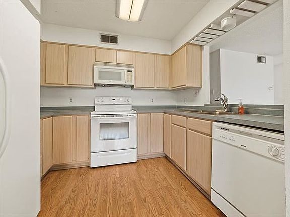 5th image of 672 Marina Dr #672