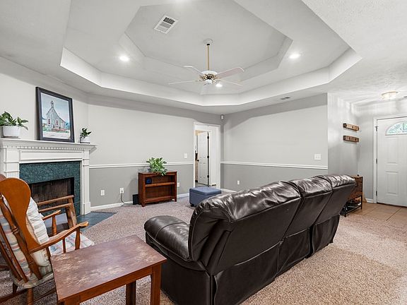 4th image of 364 Lee Road 504