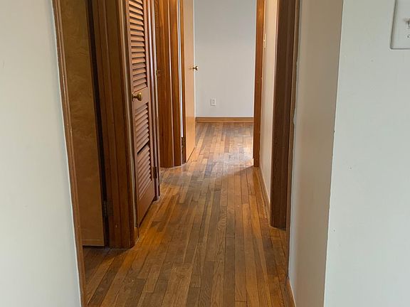 3rd image of 640 Mulberry St