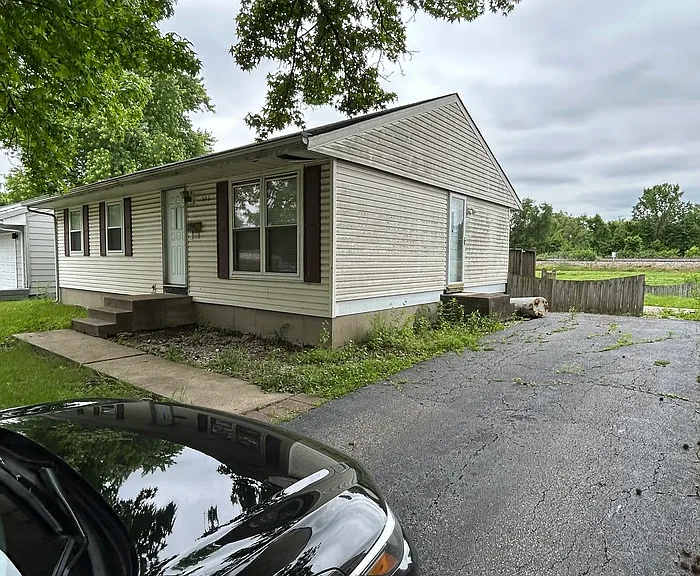 303 Wilson Park Ln — Photo 1