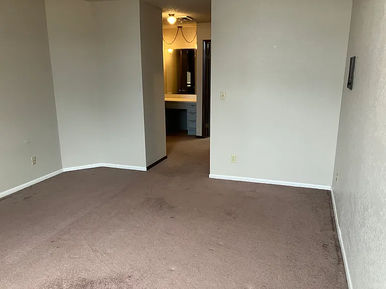 200 N Main St — Photo 8