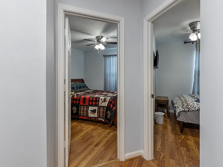 22950 Regent Ter — Photo 6