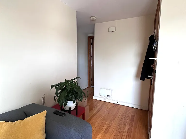 700 4th St #2 — Photo 12