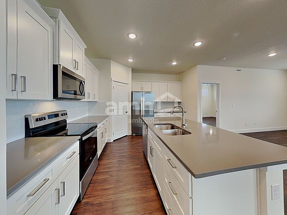 3rd image of 2990 N Vigo Ave