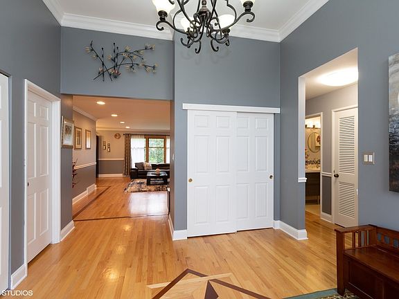 3rd image of 814 W Partridge Dr