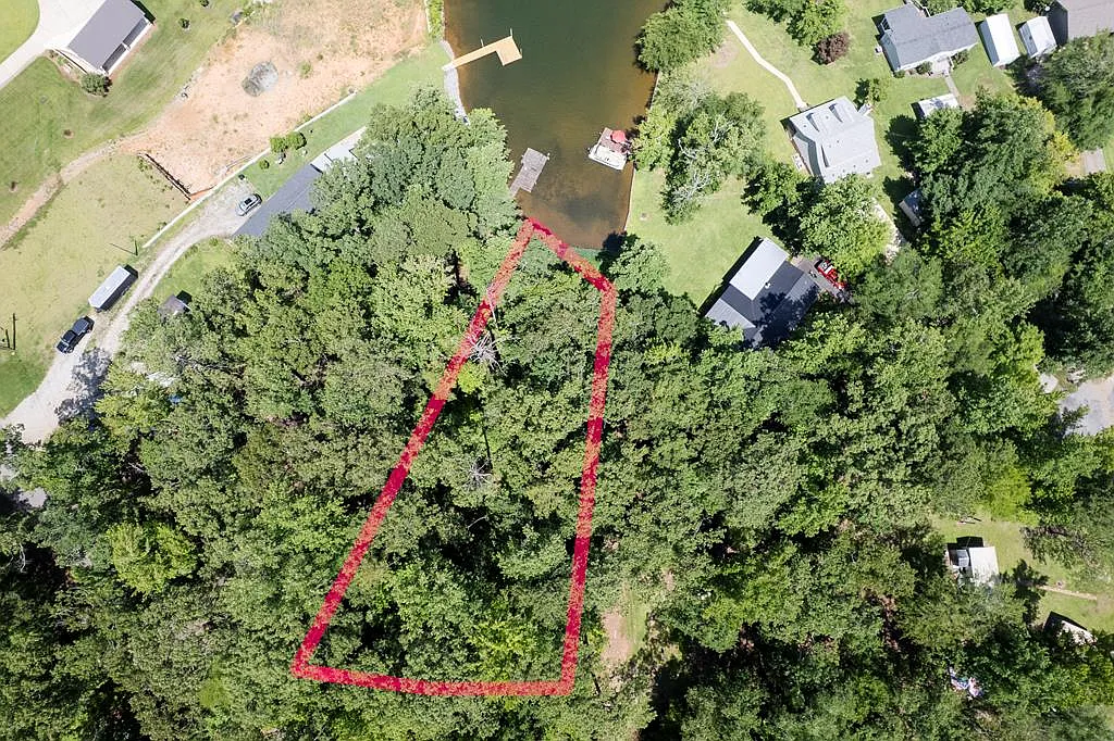 92 Sycamore Dr photo 1