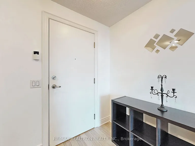 25 Greenview Ave W #2515 — Photo 26