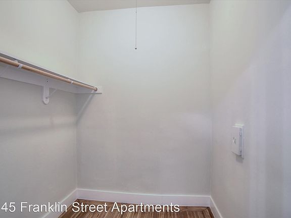 5th image of 1845 Franklin St #406