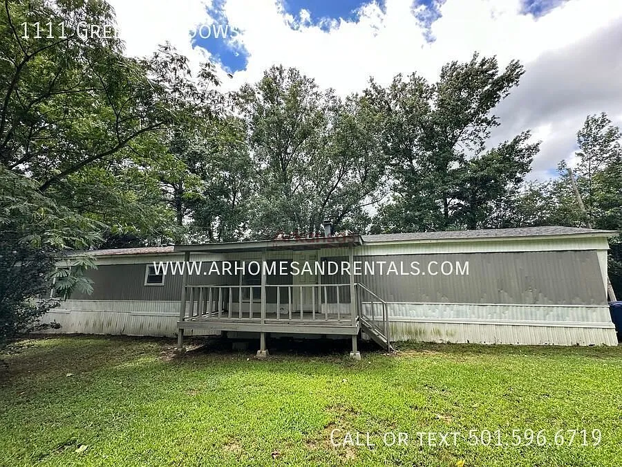 1/2 Off First Month's Rent ~ 3 Bedrooms | 2 Bathrooms ~ 1111 Green Meadows — Photo 1