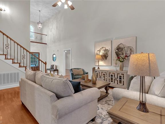 5th image of 110 Deerfield Pl