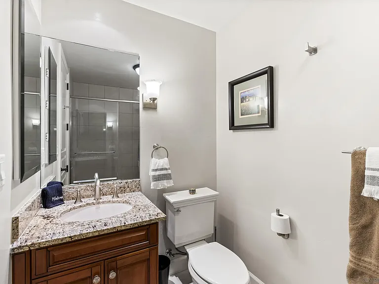 1010 Genter St #302 — Photo 25