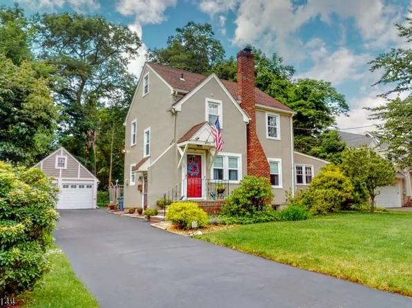 34 E Cedar Pl, Ramsey Boro, NJ 07446