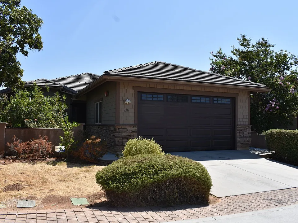 1341 Greenfield Dr