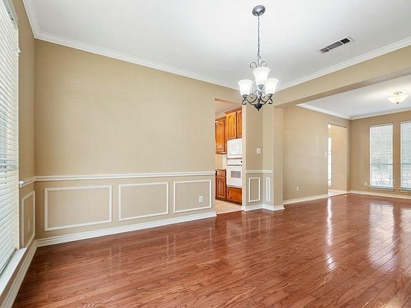 3rd image of 1608 Forest Bend Ln