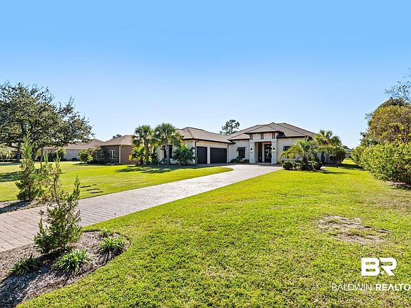 3rd image of 3820 Blue Heron Dr