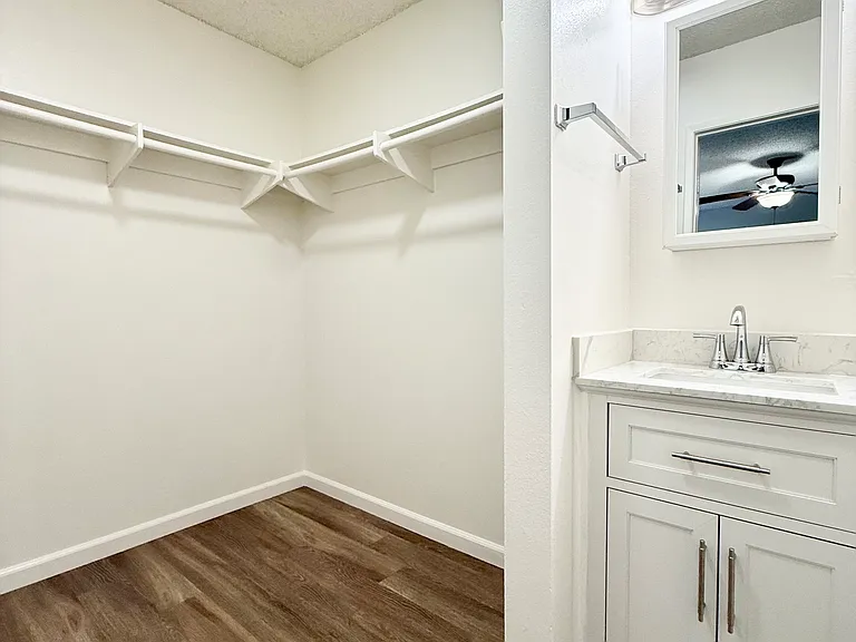 2350 Sea Breeze Dr — Photo 12