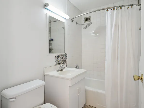 555 Main Street image 11 of 20