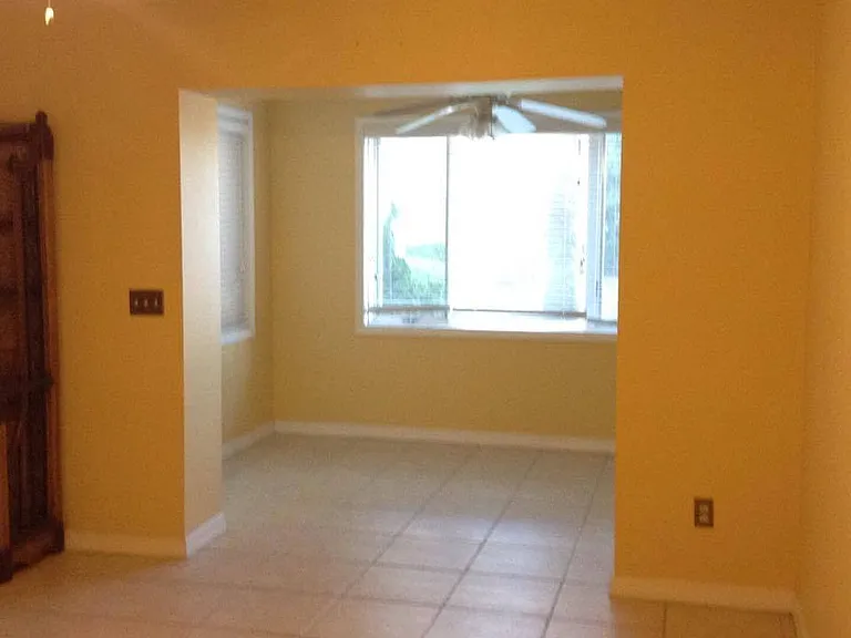 210 11th Ave N #102 — Photo 5