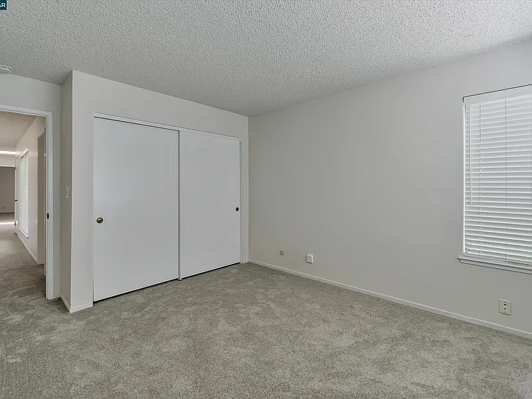 1956 Fair Ridge Ct — Photo 22