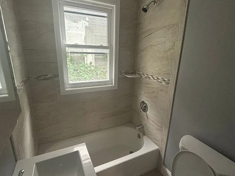 1132 Saint Louis Ave #2R — Photo 8