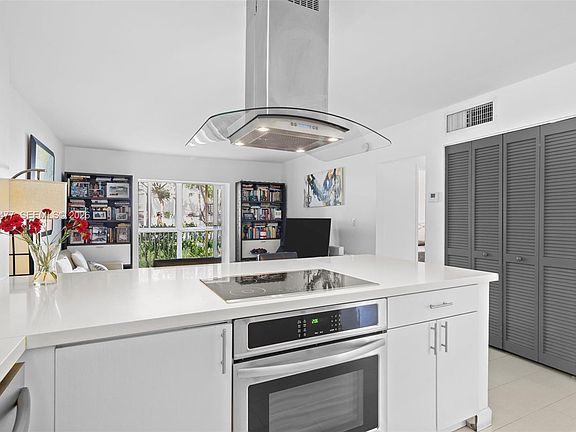4th image of 240 Galen Dr APT 109