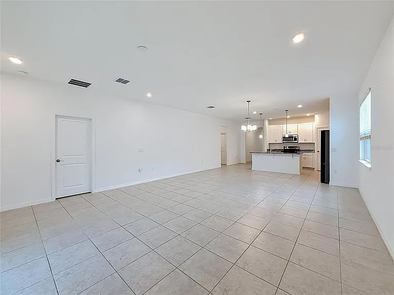 418 Quayside Ave — Photo 11