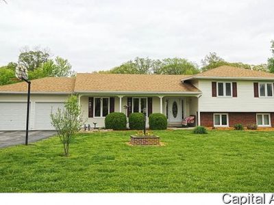 15416 Emmerson Airline, Girard, IL, 62640