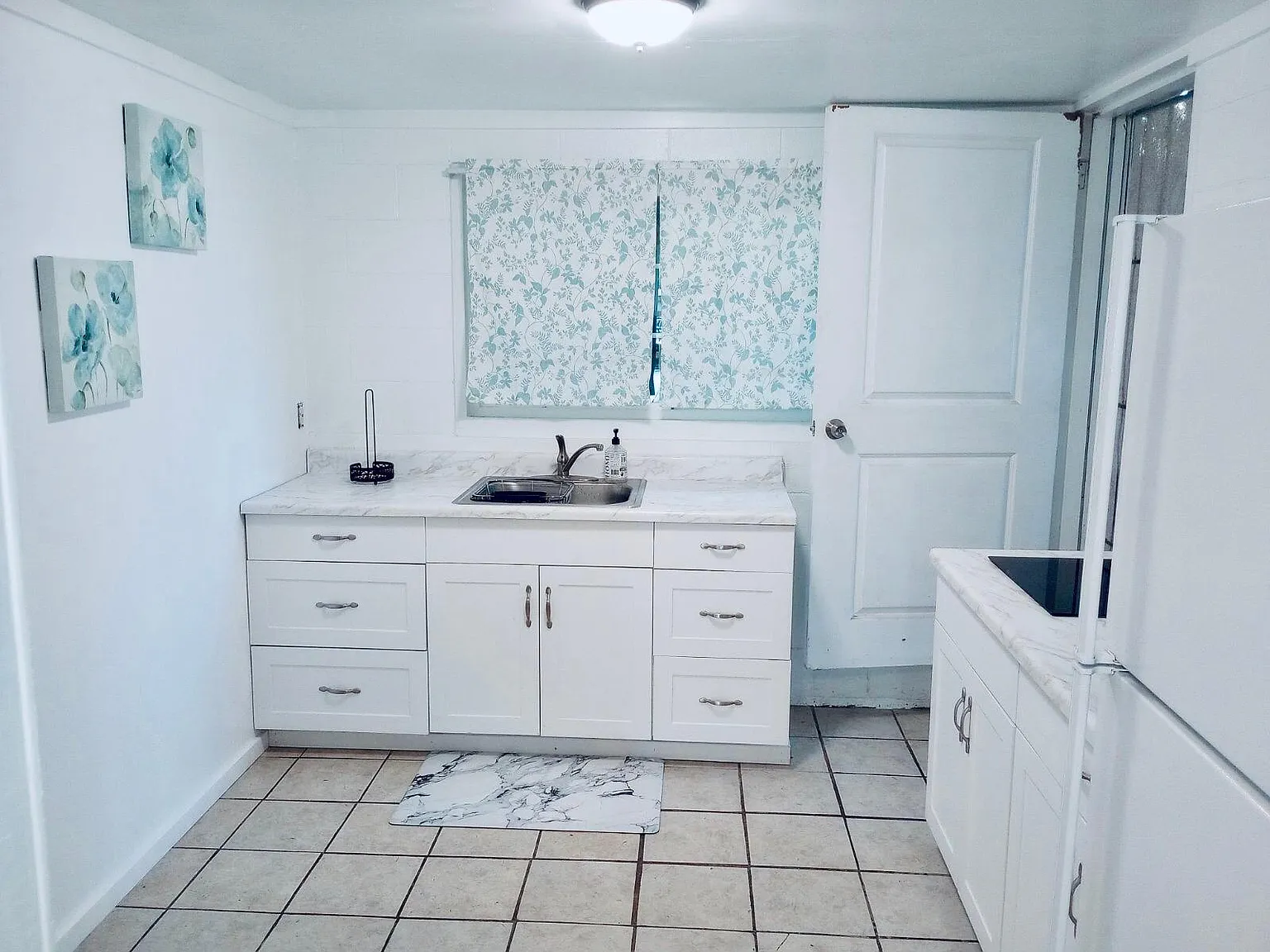 1 bed, 120 sqft, $1,000 — Photo 4