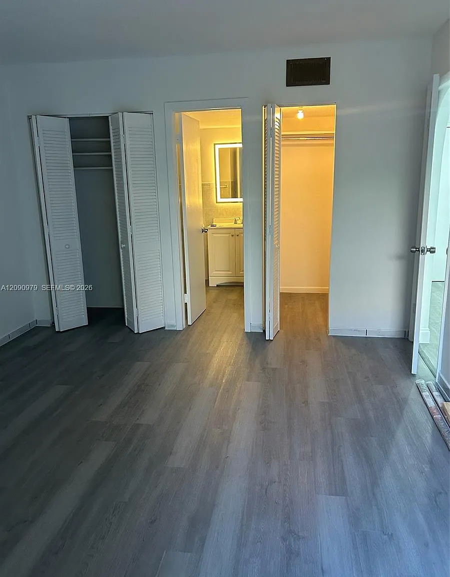 Sunset Villas Condo — Photo 4