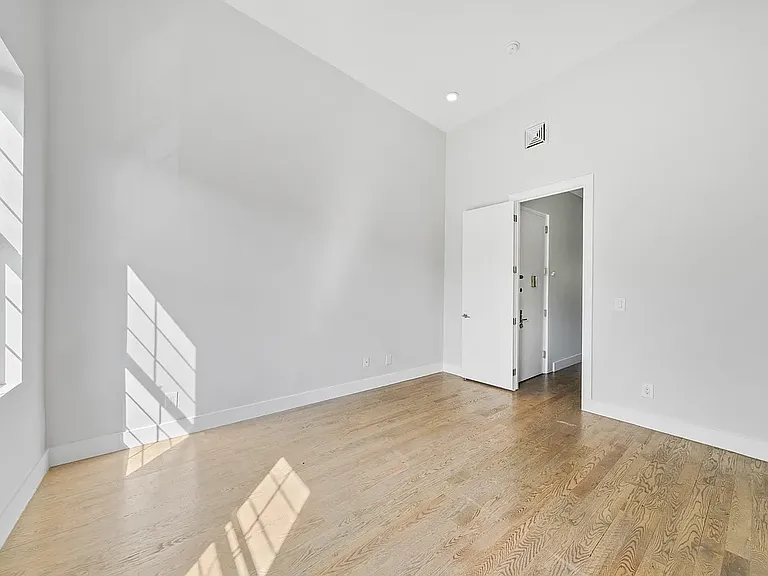 272 Himrod St #2L — Photo 7