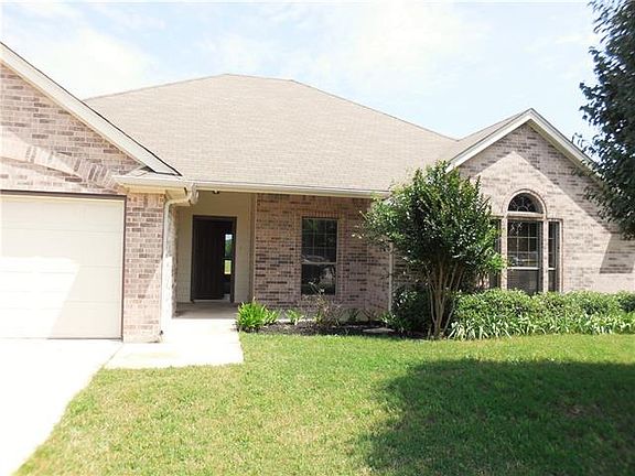 3rd image of 326 Wintergreen Ct