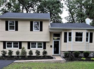 105 Oaklawn Dr, Port Jefferson, NY 11777