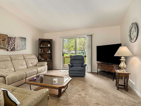 5th image of 745 Bayberry Ln