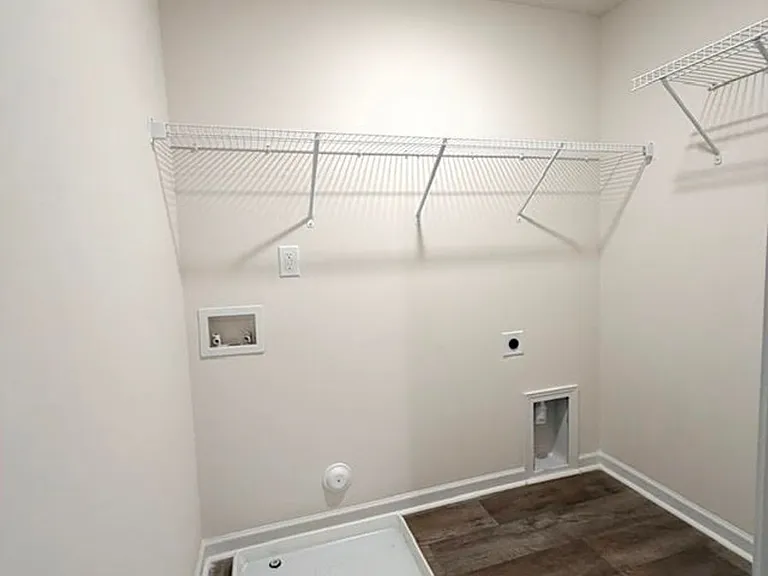 526 Leven Dr — Photo 15