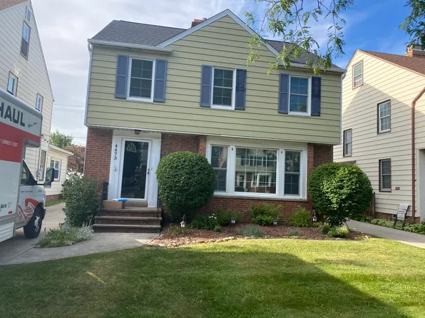 4473 Groveland Rd, University Heights, OH 44118