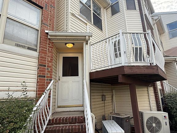 2nd image of 730 Harbortown Blvd