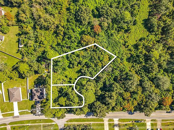 3rd image of 839 LARK COURT LOT 34