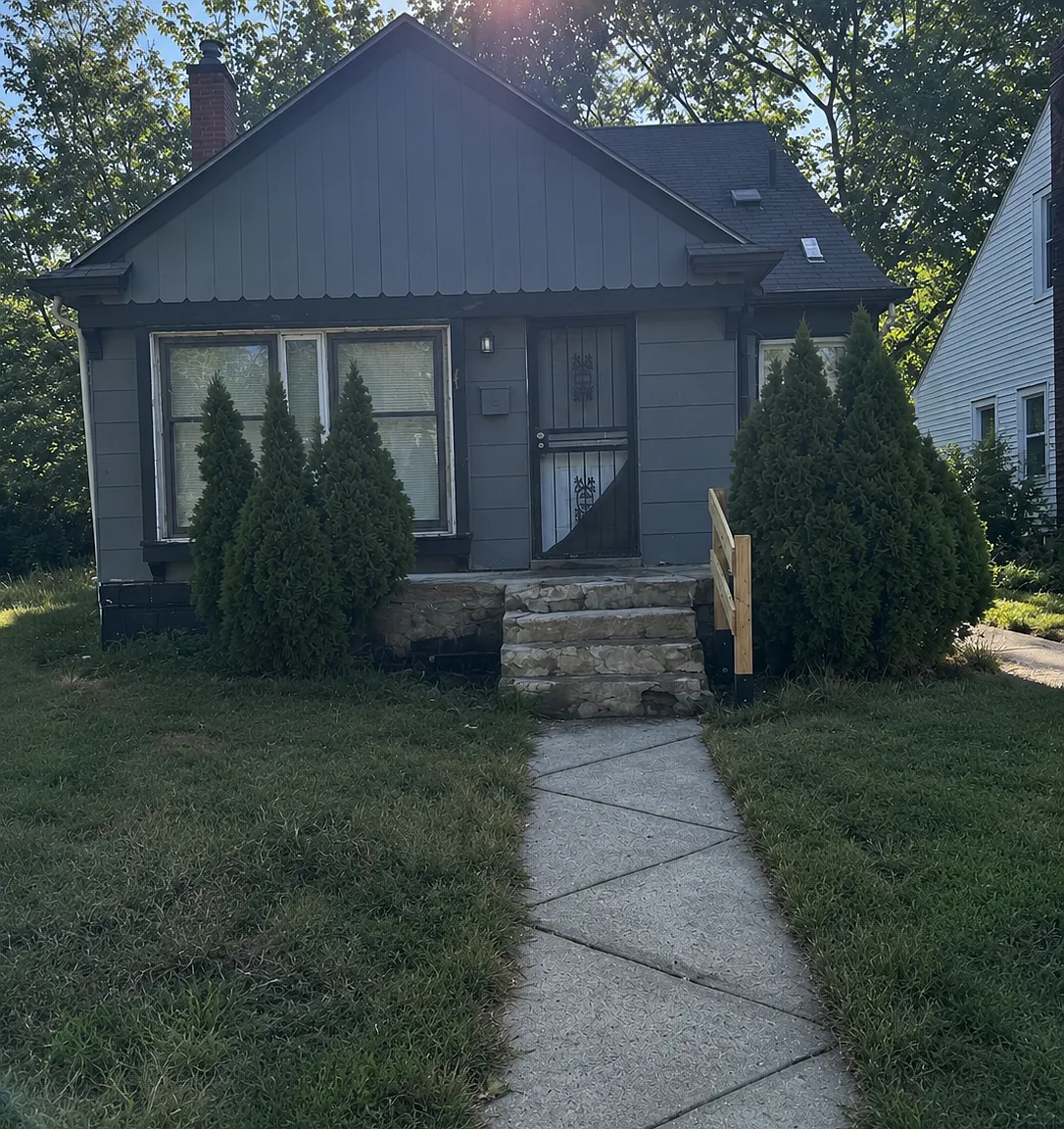 3 bed, 1056 sqft, $1,325 — Photo 1