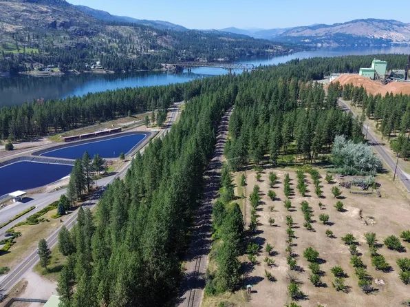 1248 Peachcrest Rd, Kettle Falls, WA 99141