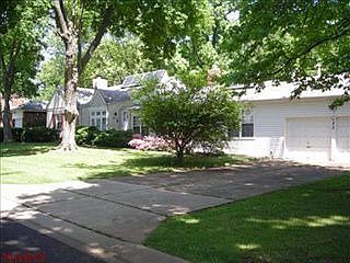 2nd image of 33 Villawood Ln