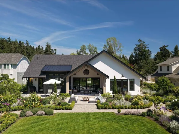 839 Clayton Rd, North Saanich, BC V8L 5M3