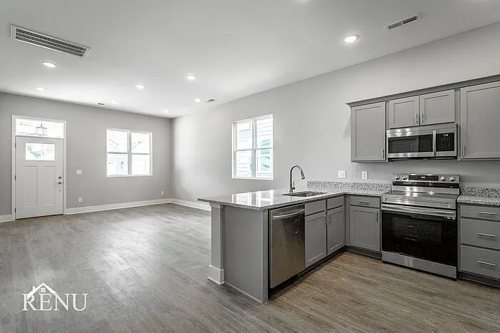 5365 Lynnland Ter — Photo 3