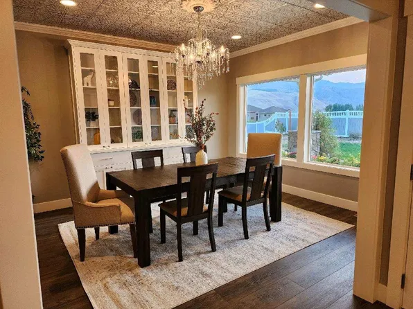 61 Joshua Ln, Wenatchee, WA 98801