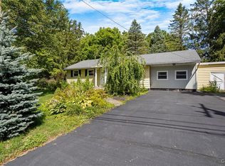 8583 Green Lakes Rd, Fayetteville, NY 13066