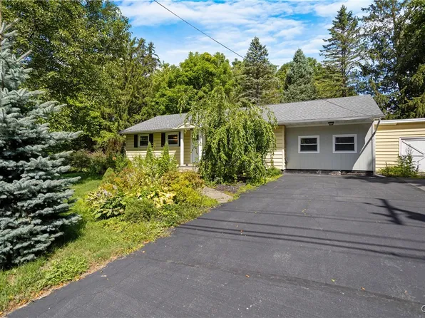 8583 Green Lakes Rd, Fayetteville, NY 13066